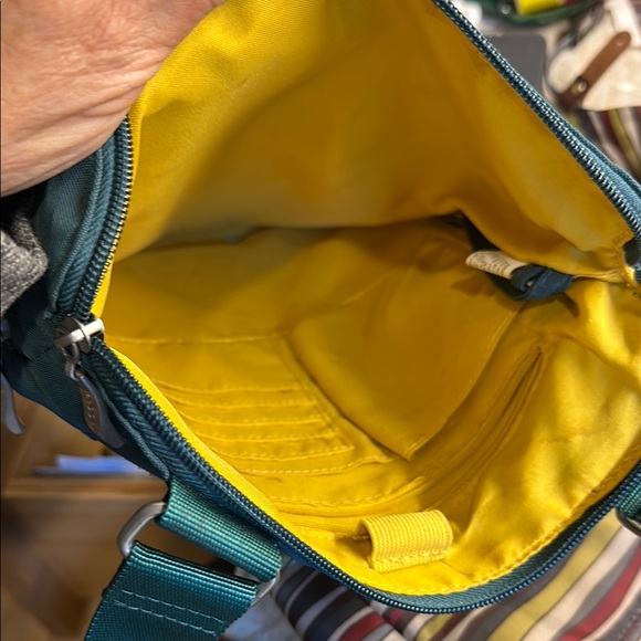 Baggallini Forest Green Shoulder/Crossbody Bag - Picture 3 of 4